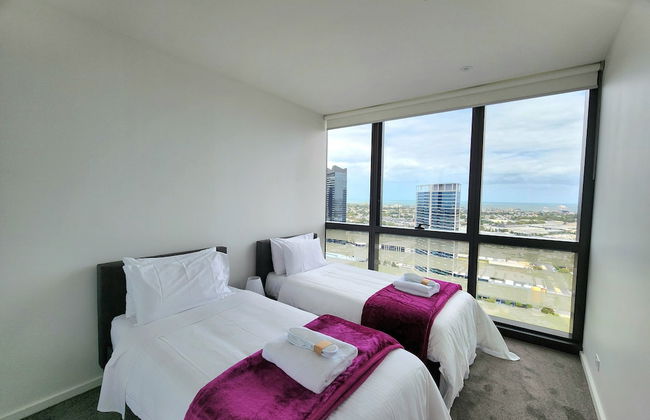 Melbourne Lifestyle Apartments - Best Views on Collins - Photo 50