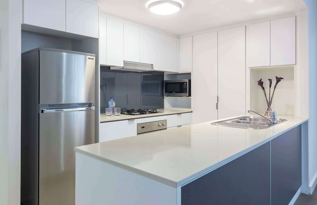 Oaks Brisbane Festival Suites - Photo 10