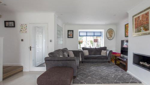 Gorgeous Family Home Near River Thames-Old Windsor - Pass the Keys - Foto 2, Other