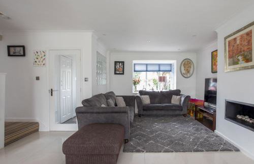 Gorgeous Family Home Near River Thames-Old Windsor - Pass the Keys - Foto 2