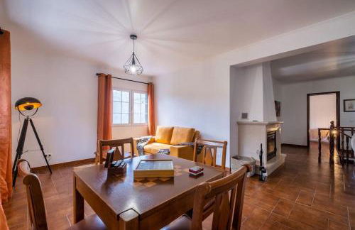 Batalha Family House - Photo 42