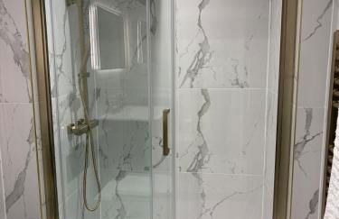 The Old Bakehouse, central historical Beverley - Photo 12