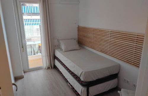Luxury Apartment Accommodation, next to beach & train station Calella - Foto 15