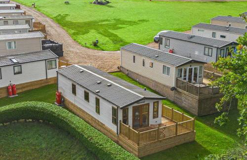 Greendale Splash Escape - No Commercial Sign written Vehicles,Fishing Nearby & Communal Swimming Pool Open April to September - Foto 19