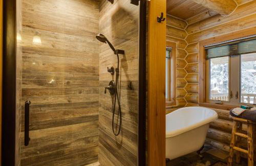 Lumberjack Lodge by KABINO Hot Tub Fire Pit Satellite WiFi Grill Large Porch - Foto 5