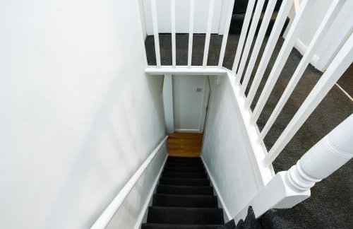 Comfy 4 Bed House near Notts City Centre - FREE Parking - Foto 58