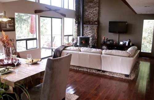 Stylish Lake Cabin with a Sauna and Hot Tub in Bellingham, Washington - Foto 6