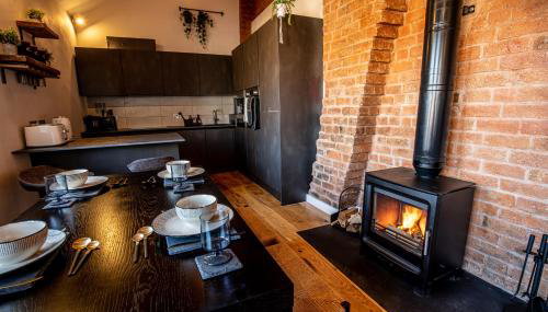 DJH Homes - Luxurious and chic 3BR Grade II Industrial House with log burner and electric blinds - JQ, Birmingham City - Foto 3