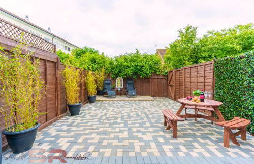 Comfortable 1-Bed House, Sleeps 4, Fast Wi-Fi with Private Garden and Free Parking - Foto 26