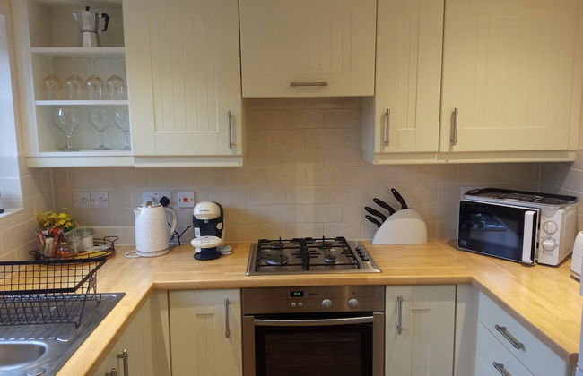 Cozy Courtyard Apt, Explore & Relax, Free Parking - Foto 3