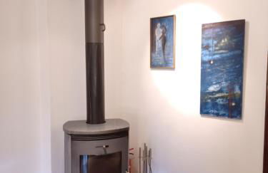 Kleine Galerie Apartment für 3 mit Küche Kamin Netflix Parken und Hofladen - Foto 6