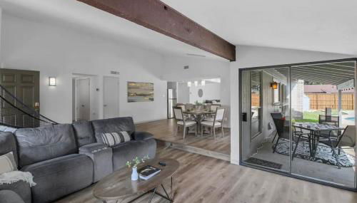 Stylish Retreat, Large Pool! Pet & Family Friendly - Foto 2