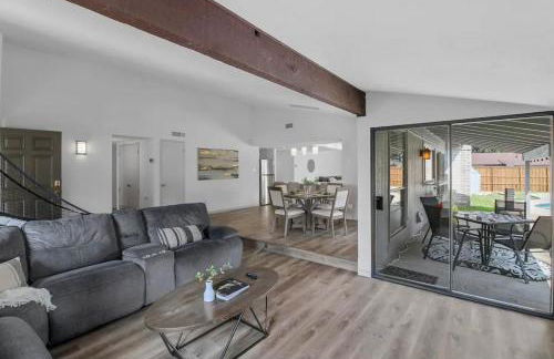 Stylish Retreat, Large Pool! Pet & Family Friendly - Foto 2