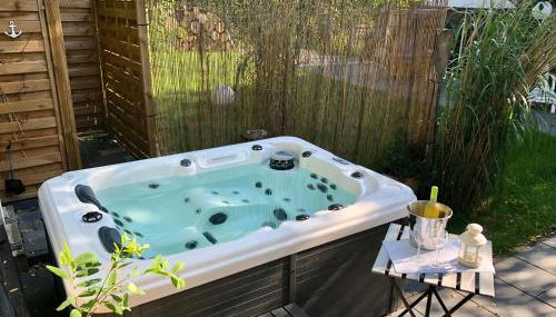 GartenLoft mit Outdoor Whirlpool und Garten - Foto 2