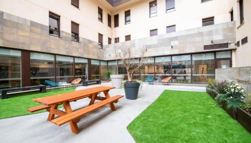 Bravo Students Granada - Foto 4