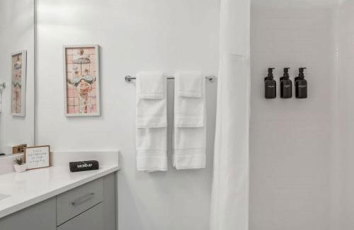 Huge Private Patio with Games & Skyline Views - Foto 21