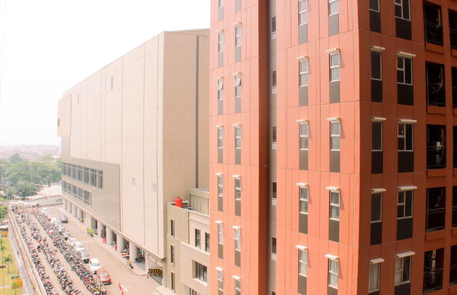 Stunning And Comfy Studio Apartment Transpark Juanda - Photo 26