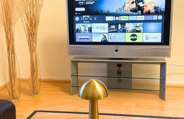 Moderne Wohnung mit Arbeitsplatz, Netflix, Nespresso & privatem Stellplatz - Foto 4