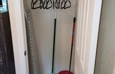 Charming 1BR Efficiency Apt Near TTU & Downtown - Foto 16