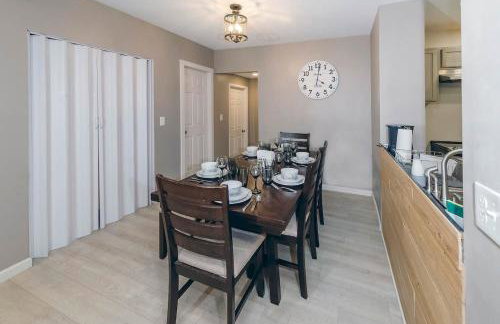 King Bed Creekfront Retreat in Jacksonville - Foto 10