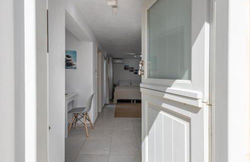 Lydia's West Apartment - Photo 20