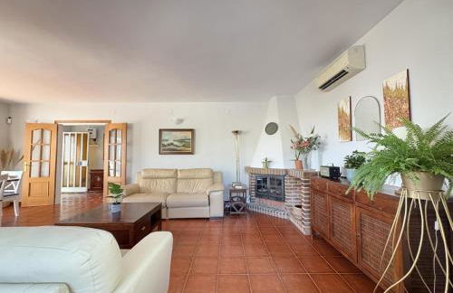 Charming Catalan Villa with Pool & Views - Foto 21