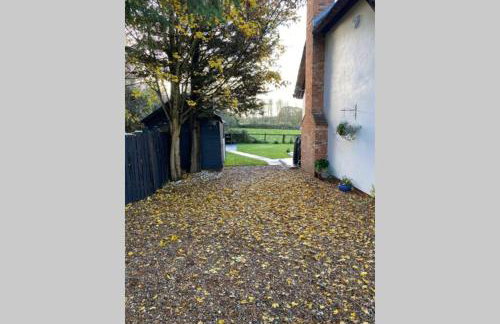 Windsor/Ascot/Bracknell beautiful barn - Photo 20