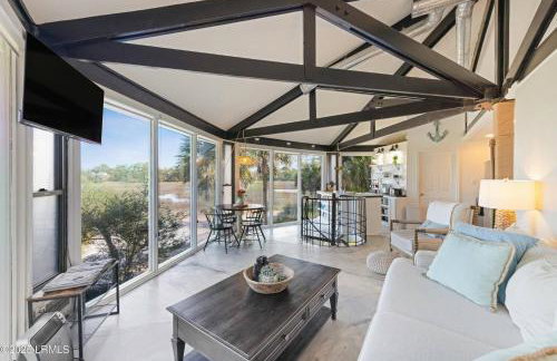 Sunset Breeze Marsh View Treehouse Retreat - Foto 41