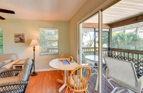 Coastal Oasis with Shared Pool, 2 Mi to Beach! - Foto 6