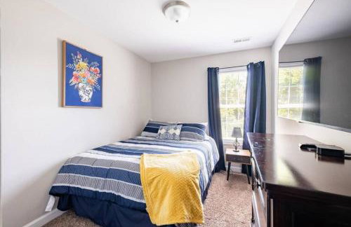 Modern 3Bedroom Duplex with Kitchen, WiFi and Free Parking Kannapolis - Photo 33