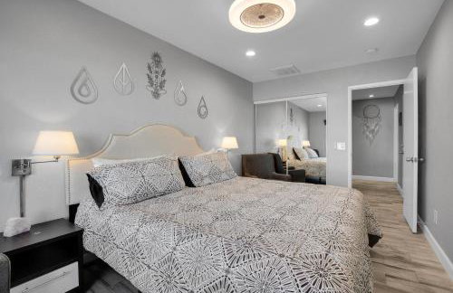 Near Downtown Palm Springs Home with Mountain Views - Foto 22