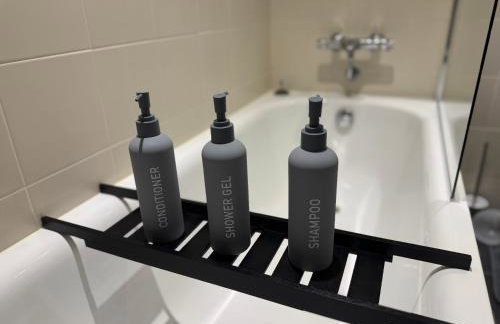 NumberOne - PINK - MediaCityUK - Foto 9