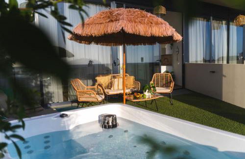 Amber Skies Seafront Retreat - Photo 67