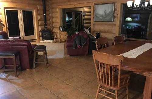 Turnagain View Lodge and Wedding Venue - Photo 24