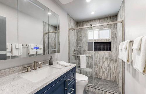 Modern Mountain Retreat - Foto 23