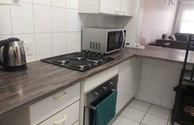 Central Sandton Apartment - Photo 22