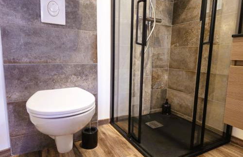 Mitrons - 2B - Photo 16