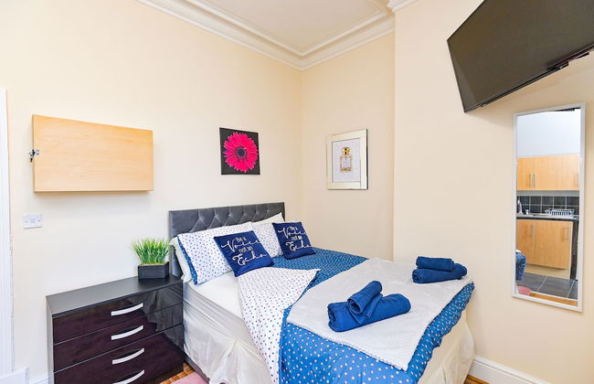 The Elm Wood Apartments - Photo 5