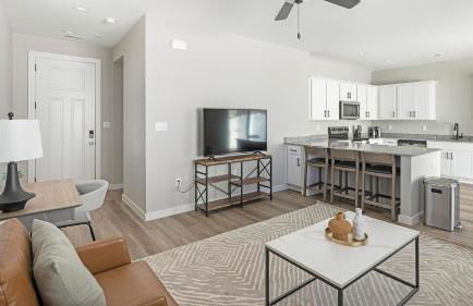 Landing Stylish 2BD Pool Courtyard - Foto 40