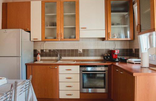 Ellie's Hospitality - Photo 9