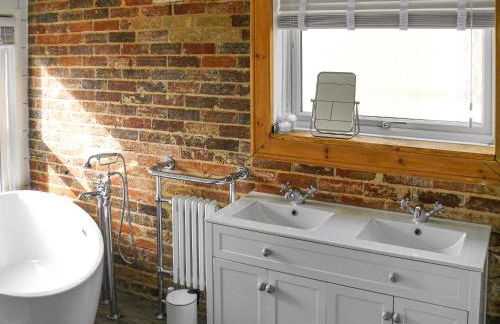 Longford Cottage - Photo 12