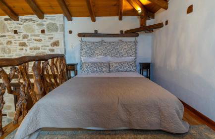 Μountain Whispers - Foto 19