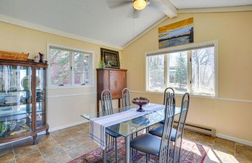 Cedar Lake Retreat with Boathouse and Dock! - Foto 10