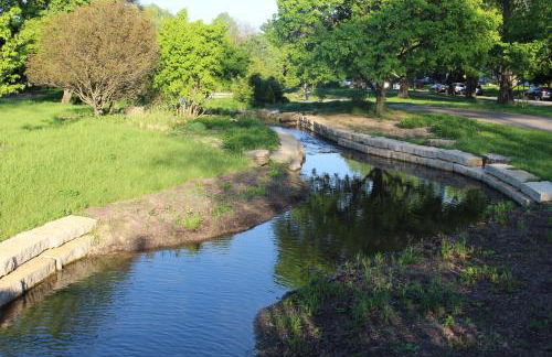 Chic 2BR near DT, 8 min walk to Park&Conservatory - Foto 15