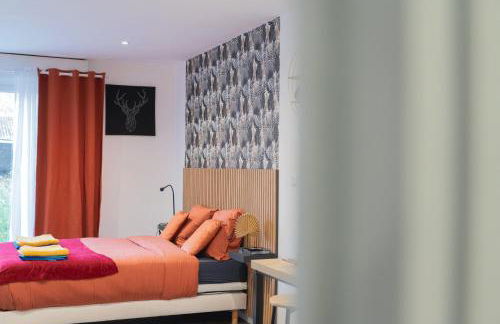 CitizenHouse Anzin - 4 Studios - 15 à 36m2 - Jardin - Terrasse - Accès autonome - WiFi - Netflix - Foto 53