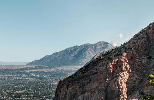 Light-Filled Modern Flat Near 25th Street Fun - Photo 43