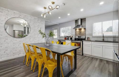 Upscale 3BR 2B Cozy Home with Pool & Grill - Foto 12