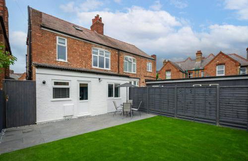 Stanley Park House Peterborough - 3 bed, 3 bathroom, parking, garden - Foto 59