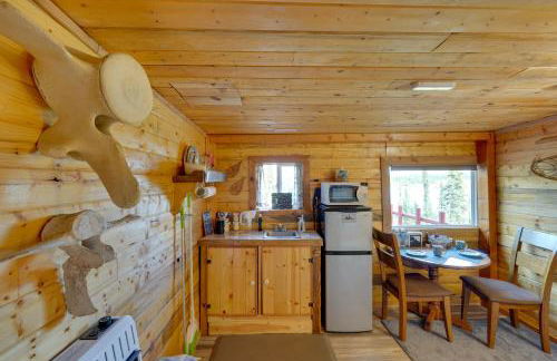 Lakefront Bliss! Ultimate Soldotna Retreat with Deck - Foto 5