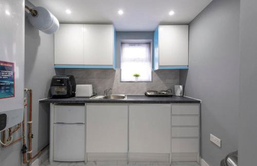 Bright 2-Bedroom Ensuite Apartment with Kitchen - Foto 18